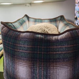 Tweed check Dog bed